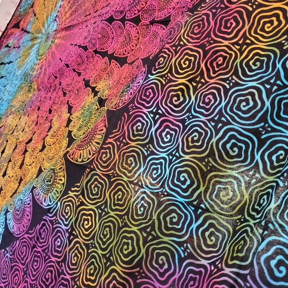 NEW Rainbow Tie Dye Mandala Black Tapestry - Picture 5 of 5